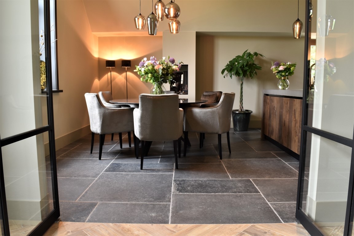stijlvolle gerenoveerde woonboerderij woudenberg steenbergen tegels huis interieur interieur tegels